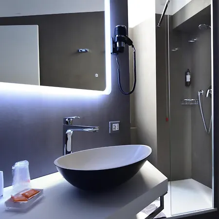 Fiume Hotel Genoa